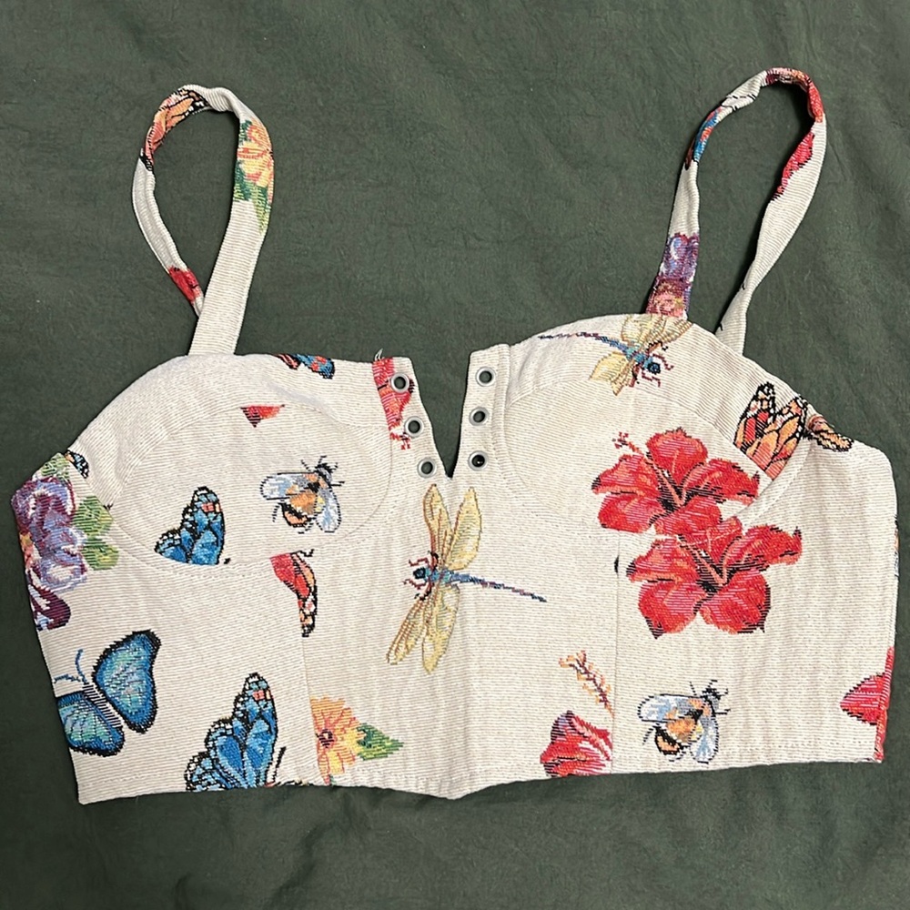 Butterfly top